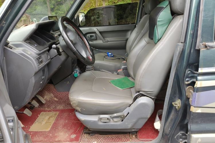 Used Leopaard 6481 2009 2.2L Manual 4x4 Left Front Seat