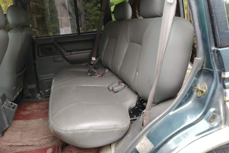 Used Leopaard 6481 2009 2.2L Manual 4x4 Left Rear Seat
