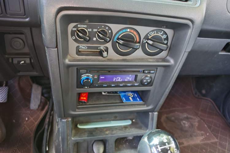 Used Leopaard 6481 2009 2.2L Manual Two-Wheel Drive Audio And AC Panel