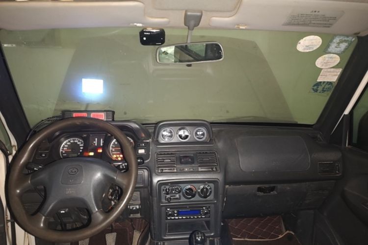 Used Leopaard 6481 2009 2.2L Manual Two-Wheel Drive Center Console