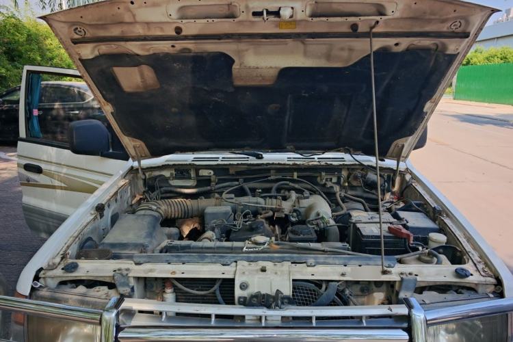 Used Leopaard 6481 2009 2.2L Manual Two-Wheel Drive Engine Bay