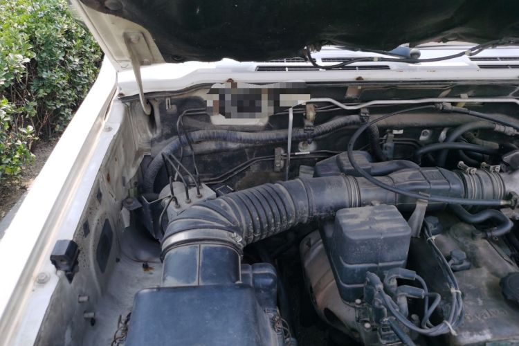 Used Leopaard 6481 2009 2.2L Manual 4x4 Engine Bay Right