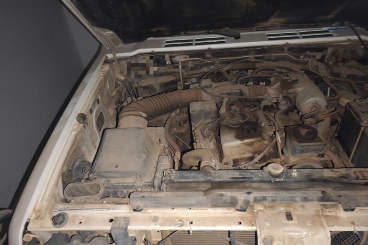 Used Leopaard 6481 2009 2.2L Manual Two-Wheel Drive Engine Bay Right