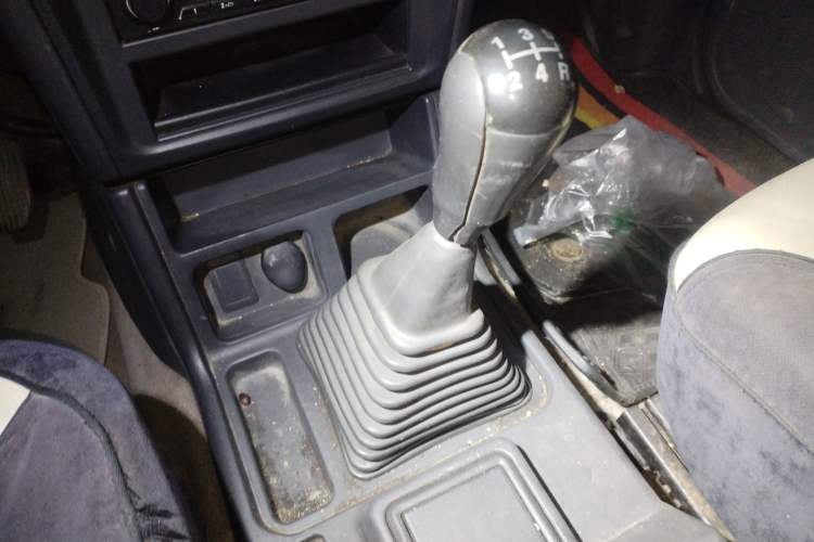 Used Leopaard 6481 2009 2.2L Manual Two-Wheel Drive Gear Lever