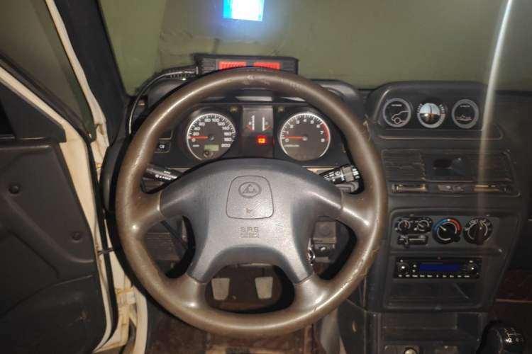 Used Leopaard 6481 2009 2.2L Manual Two-Wheel Drive Steering Wheel