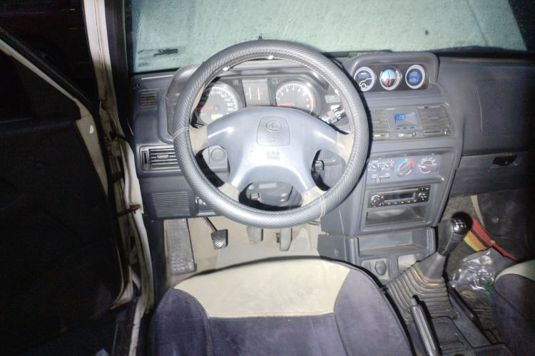 Used Leopaard 6481 2009 2.2L Manual Two-Wheel Drive Steering Wheel