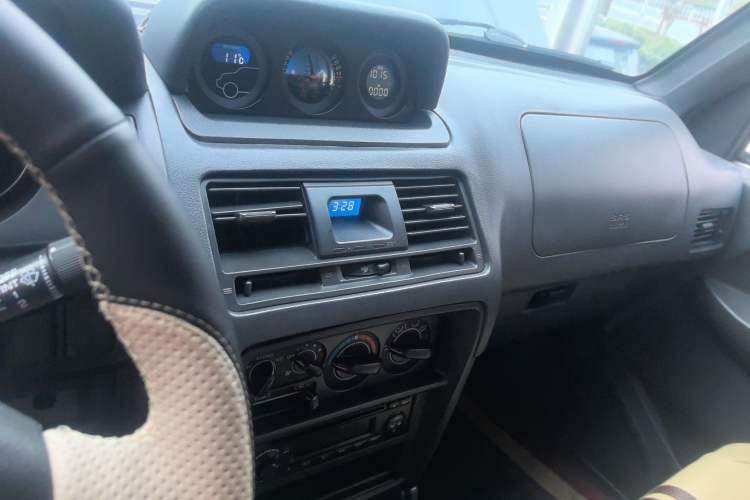 Used Leopaard 6481 2014 2.2L Manual Two-Wheel Drive Audio And AC Panel