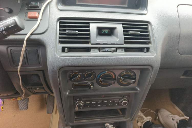 Used Leopaard 6481 2014 2.2L Manual Two-Wheel Drive Audio And AC Panel