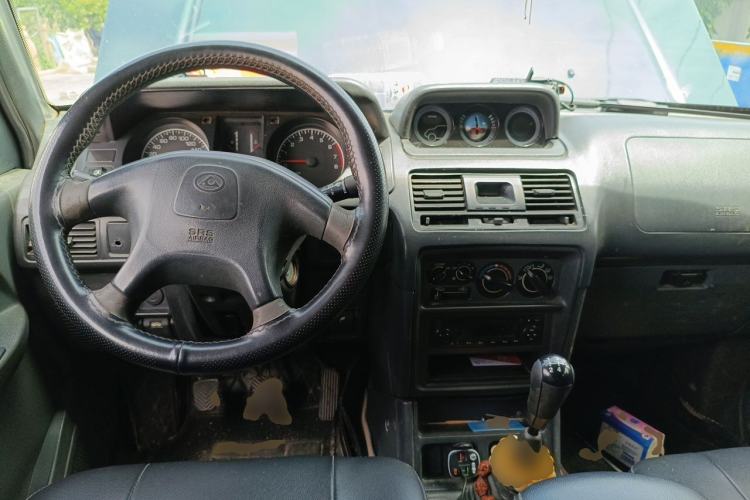 Used Leopaard 6481 2014 2.2L Manual Two-Wheel Drive Center Console
