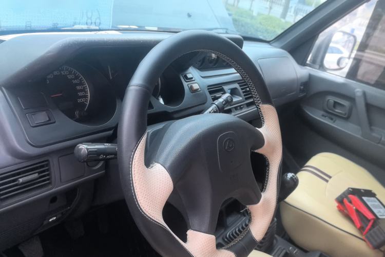 Used Leopaard 6481 2014 2.2L Manual Two-Wheel Drive Center Console