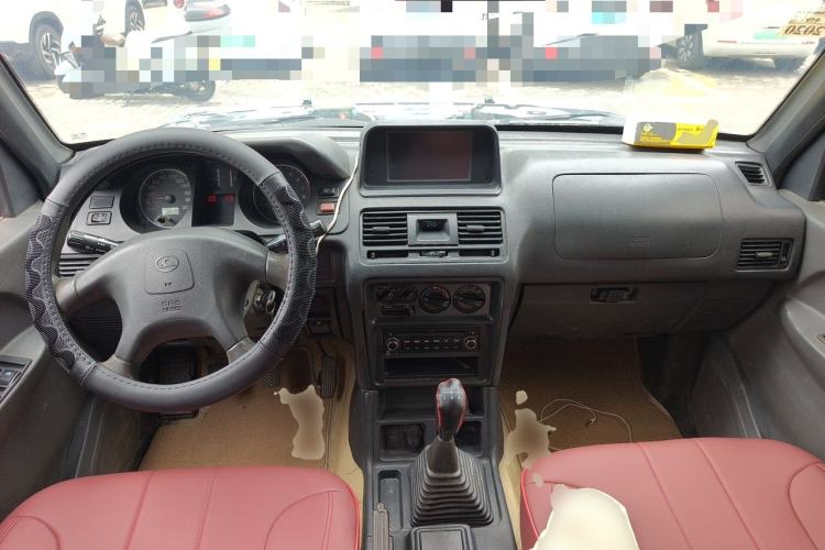 Used Leopaard 6481 2014 2.2L Manual Two-Wheel Drive Center Console