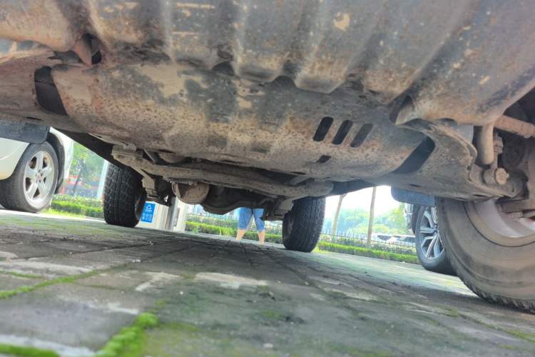 Used Leopaard 6481 2014 2.2L Manual Two-Wheel Drive Chassis Front