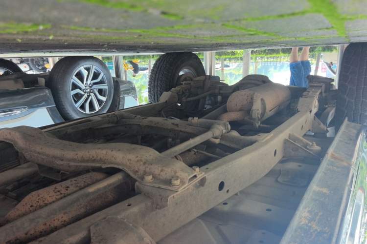 Used Leopaard 6481 2014 2.2L Manual Two-Wheel Drive Chassis Front Right