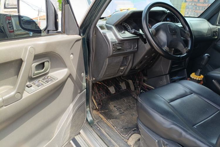 Used Leopaard 6481 2014 2.2L Manual Two-Wheel Drive Driver Seat