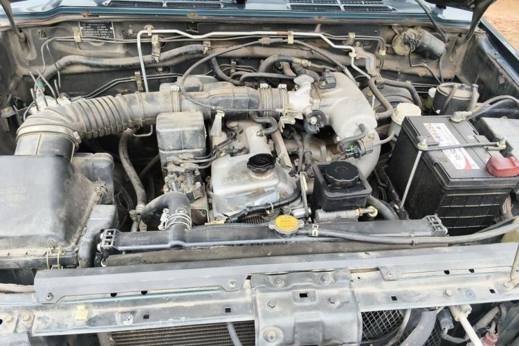 Used Leopaard 6481 2014 2.2L Manual 4x4 Engine Bay