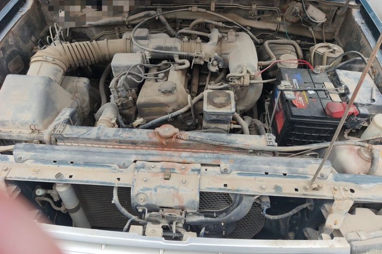Used Leopaard 6481 2014 2.2L Manual Two-Wheel Drive Engine Bay
