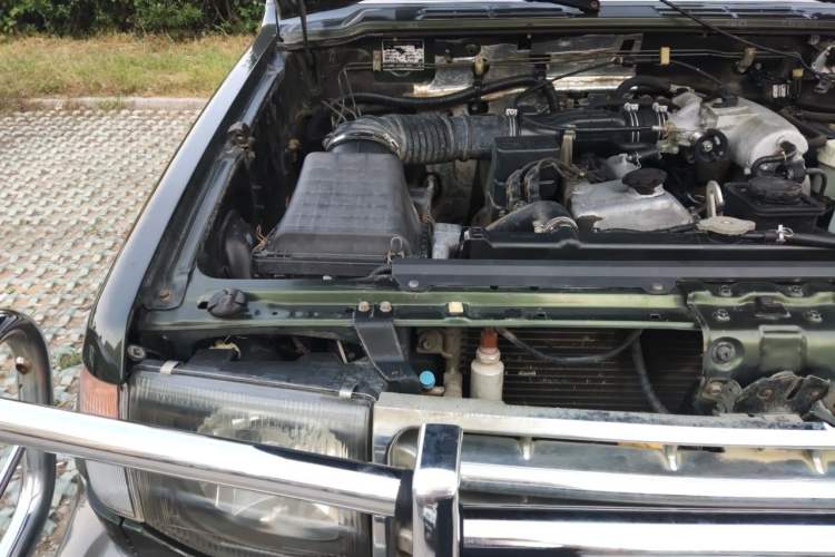 Used Leopaard 6481 2014 2.2L Manual 4x4 Engine Bay Right