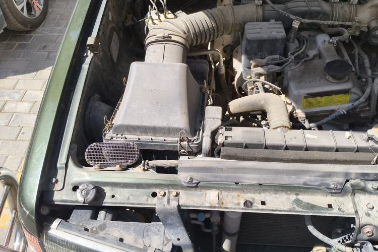 Used Leopaard 6481 2014 2.2L Manual 4x4 Engine Bay Right