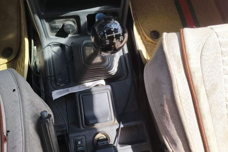 Used Leopaard 6481 2014 2.2L Manual 4x4 Gear Lever