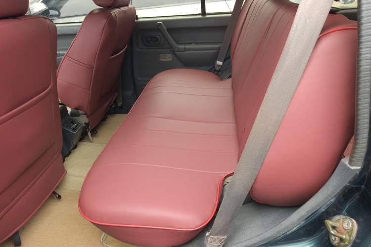 Used Leopaard 6481 2014 2.2L Manual Two-Wheel Drive Left Rear Seat