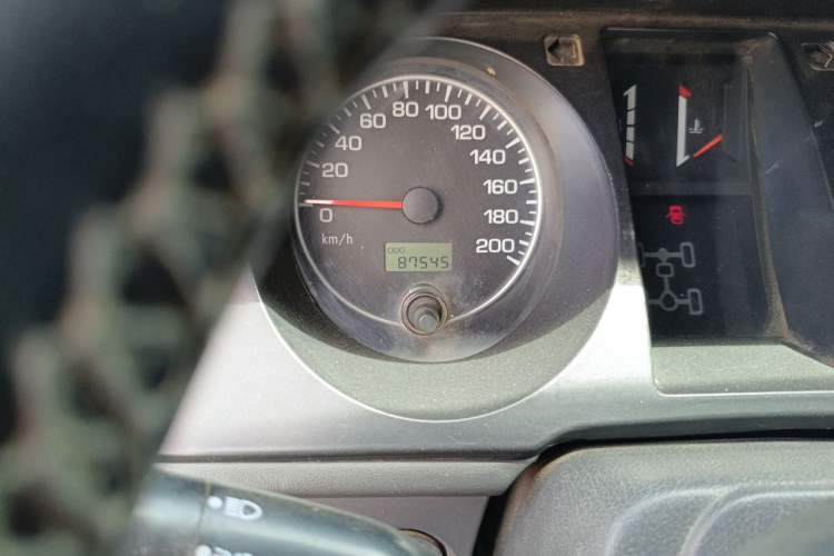 Used Leopaard 6481 2014 2.2L Manual Two-Wheel Drive Odometer Close Up