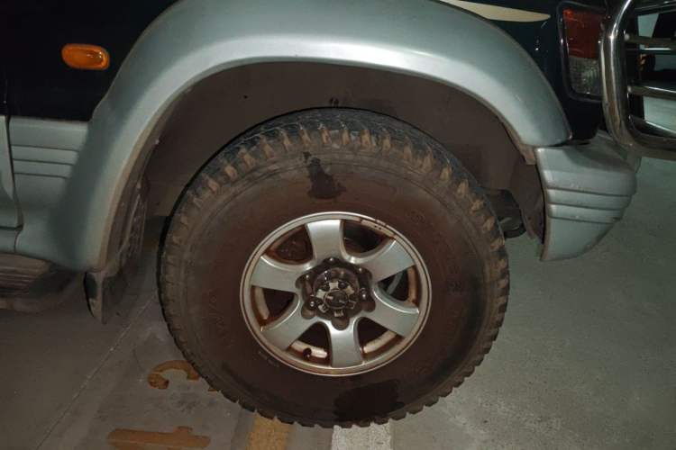 Used Leopaard 6481 2014 2.2L Manual 4x4 Right Front Wheel Hub