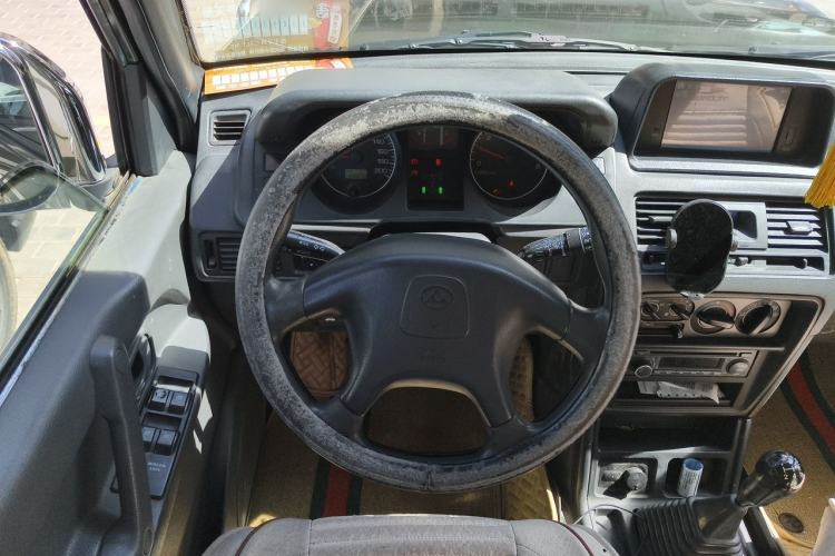 Used Leopaard 6481 2014 2.2L Manual 4x4 Steering Wheel