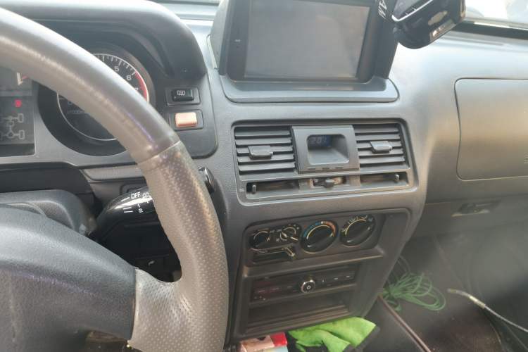 Used Leopaard 6481 2014 2.2L Manual Two-Wheel Drive Audio And AC Panel