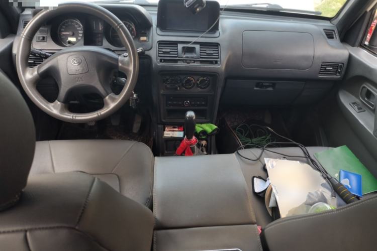 Used Leopaard 6481 2014 2.2L Manual Two-Wheel Drive Center Console