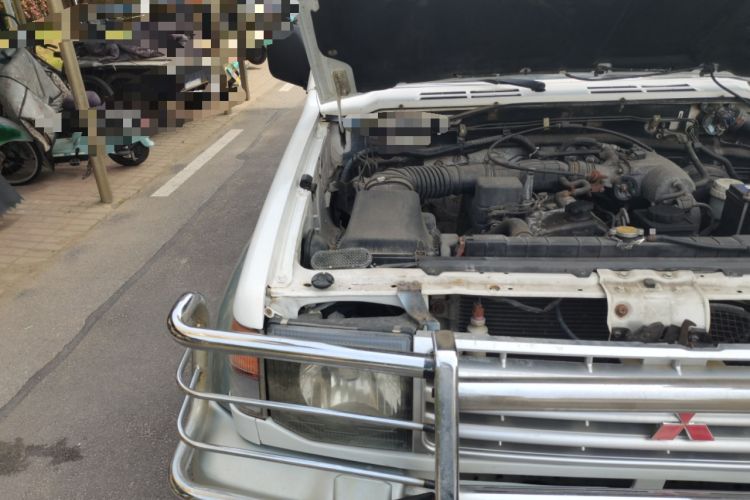 Used Leopaard 6481 2014 2.2L Manual Two-Wheel Drive Engine Bay Right