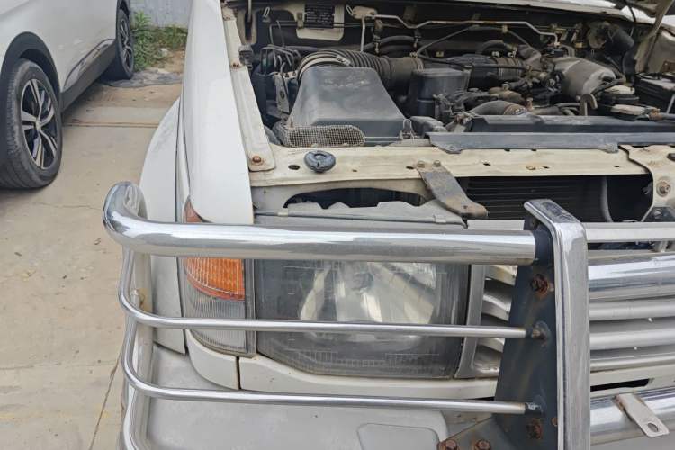 Used Leopaard 6481 2014 2.2L Manual Two-Wheel Drive Engine Bay Right