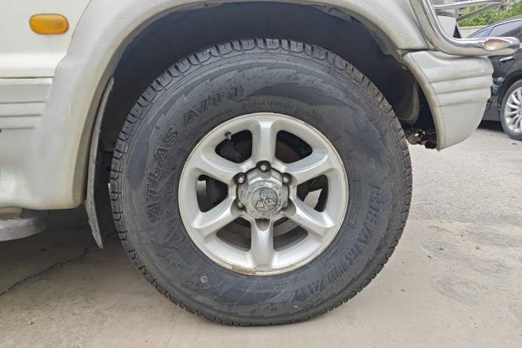 Used Leopaard 6481 2014 2.2L Manual Two-Wheel Drive Right Front Wheel Hub