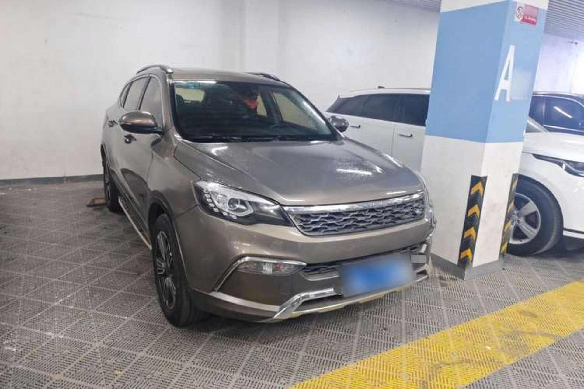 Used Leopaard CS10 2017 1.5T CVT Luxury Model Front Left 45 Deg