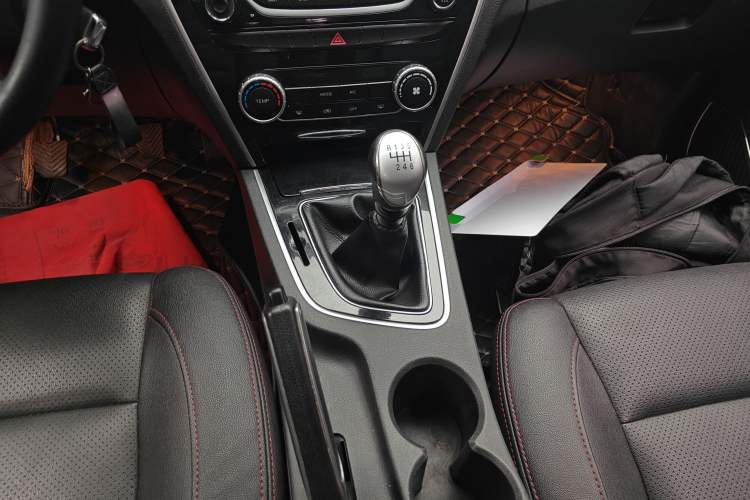 Used Leopaard CS10 2015 2.0T Manual Fashion Edition Gear Lever