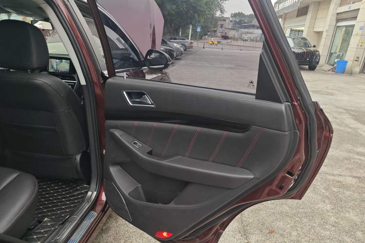 Used Leopaard CS10 2015 2.0T Manual Fashion Edition Interior 6