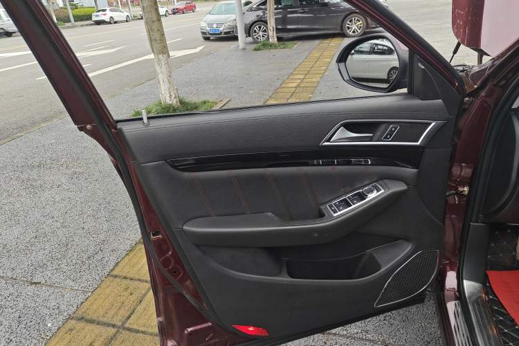 Used Leopaard CS10 2015 2.0T Manual Fashion Edition Interior 7