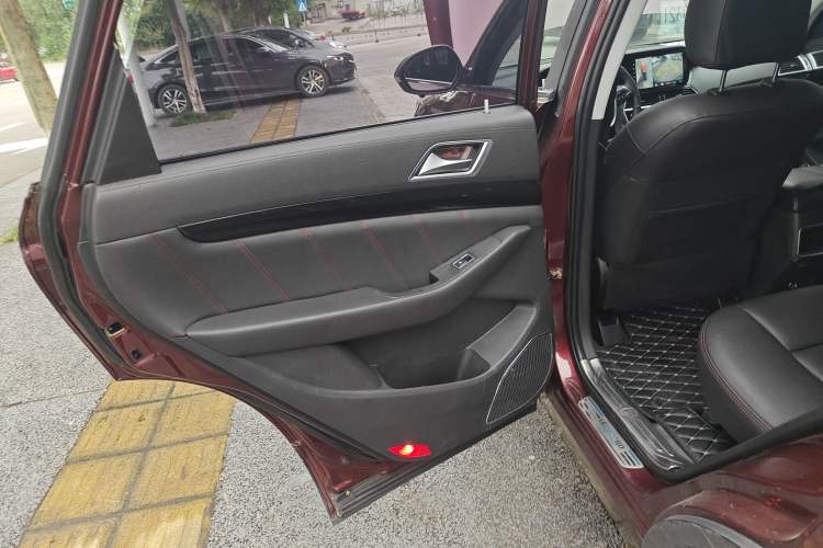 Used Leopaard CS10 2015 2.0T Manual Fashion Edition Interior 8