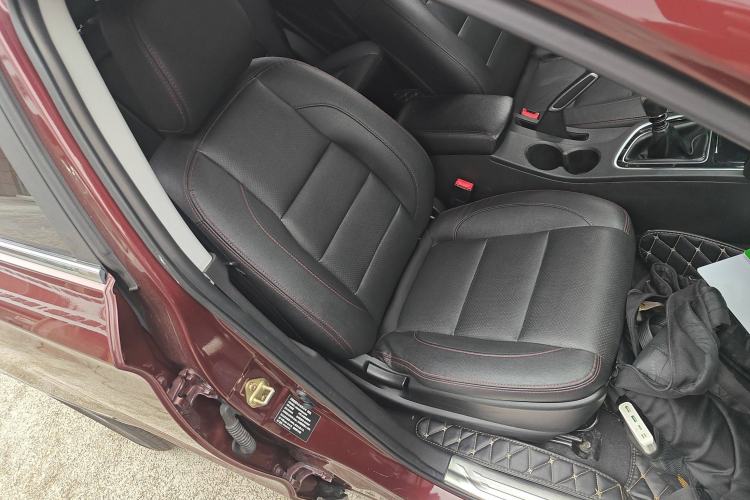 Used Leopaard CS10 2015 2.0T Manual Fashion Edition Right Front Seat