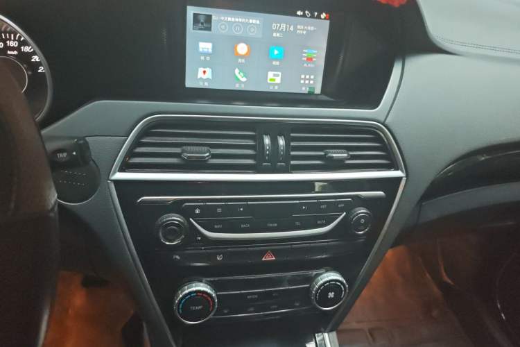 Used Leopaard CS10 2015 2.0T Manual Supreme Edition Audio And AC Panel