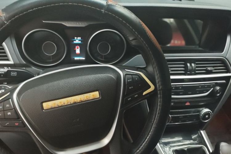Used Leopaard CS10 2015 2.0T Manual Supreme Edition Center Console