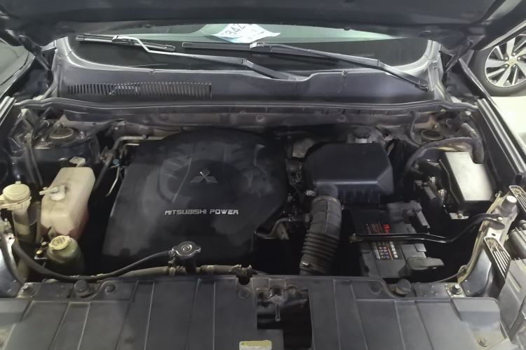 Used Leopaard CS10 2015 2.0T Manual Fashion Edition Engine Bay