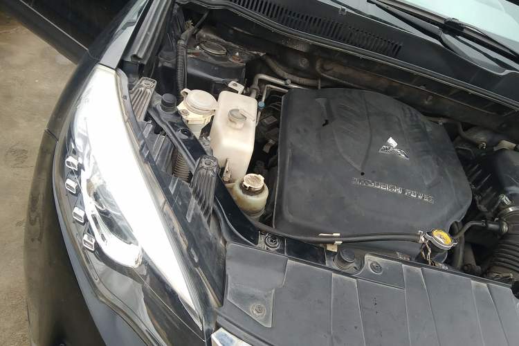 Used Leopaard CS10 2015 2.0T Manual Fashion Edition Engine Bay Right