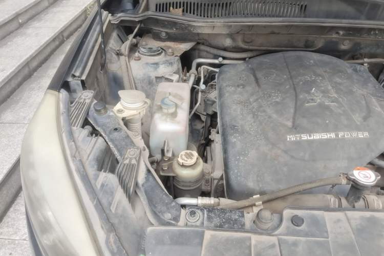 Used Leopaard CS10 2015 2.0T Manual Excellence Edition Engine Bay Right