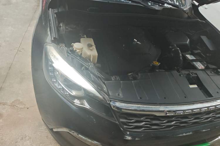 Used Leopaard CS10 2015 2.0T Manual Supreme Edition Engine Bay Right