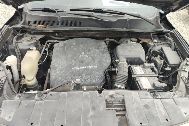 Used Leopaard CS10 2015 2.0T Manual Fashion Edition Engine Bay