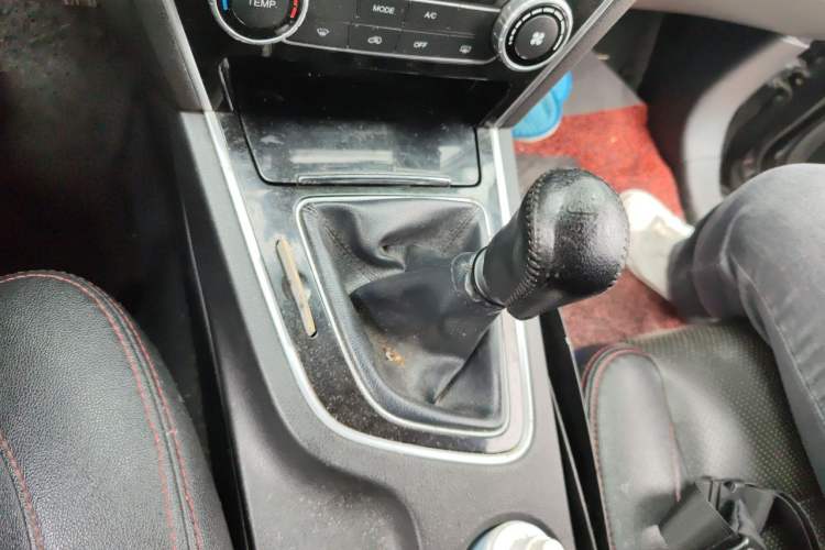 Used Leopaard CS10 2015 2.0T Manual Excellence Edition Gear Lever