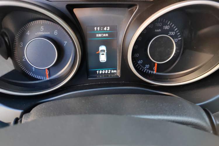 Used Leopaard CS10 2015 2.0T Manual New Generation Trim Odometer Close Up