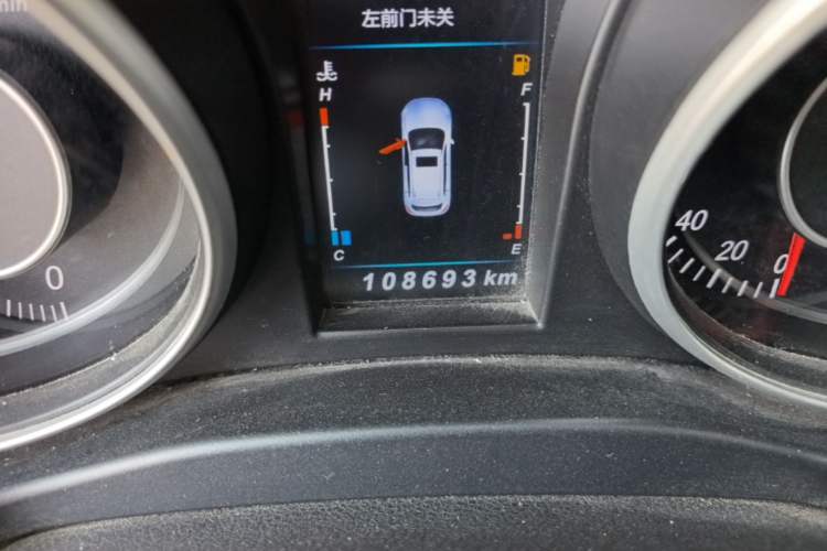 Used Leopaard CS10 2015 2.0T Manual Excellence Edition Odometer Close Up