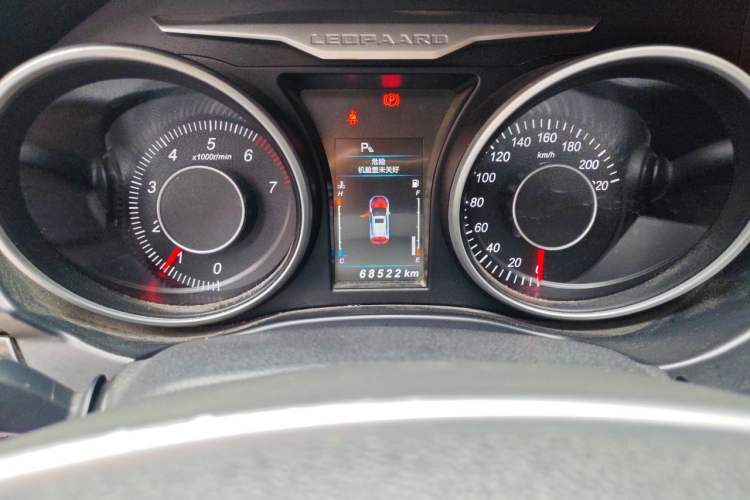 Used Leopaard CS10 2015 2.0T Manual Excellence Edition Odometer Close Up