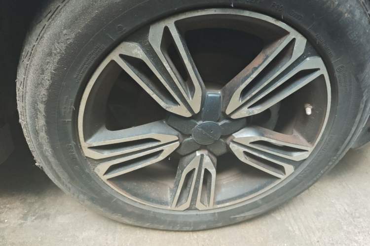Used Leopaard CS10 2015 2.0T Manual Supreme Edition Right Front Wheel Hub